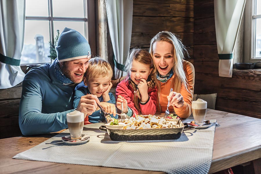 Hochkoenig Skihuette Familie